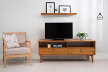 Lowboard Charme - Fernsehtisch mit Design im Retro-Stil - Memomad