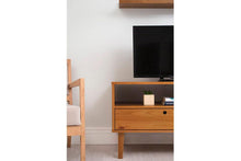 Lowboard Charme - Fernsehtisch mit Design im Retro-Stil - Memomad