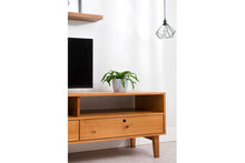 Lowboard Charme - Fernsehtisch mit Design im Retro-Stil - Memomad