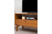 Lowboard Charme - Fernsehtisch mit Design im Retro-Stil - Memomad