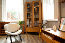 Vitrinenschrank Charme - Kabinett mit Glastüren und Schublade - Memomad